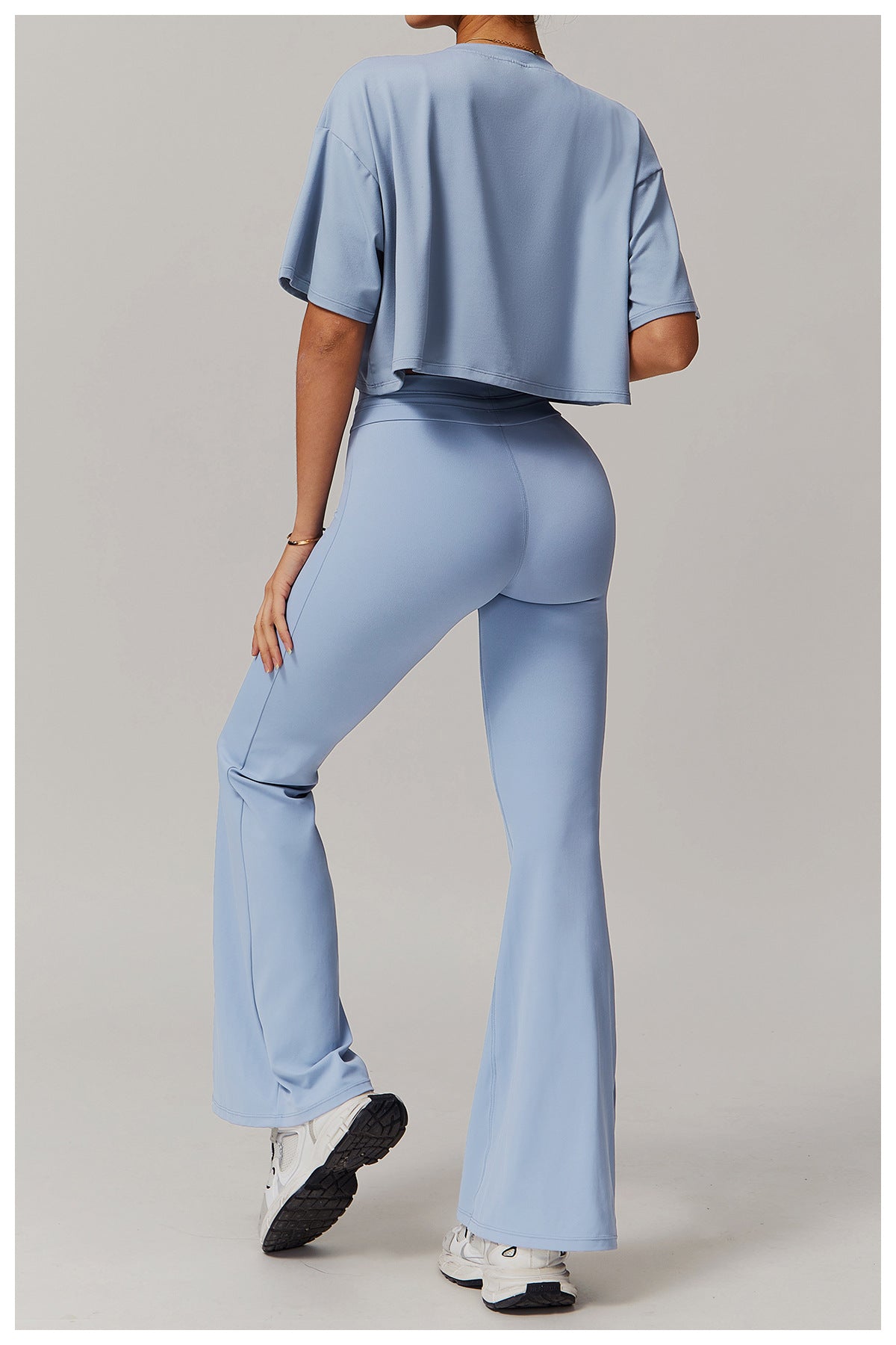 Performance Flared Legging